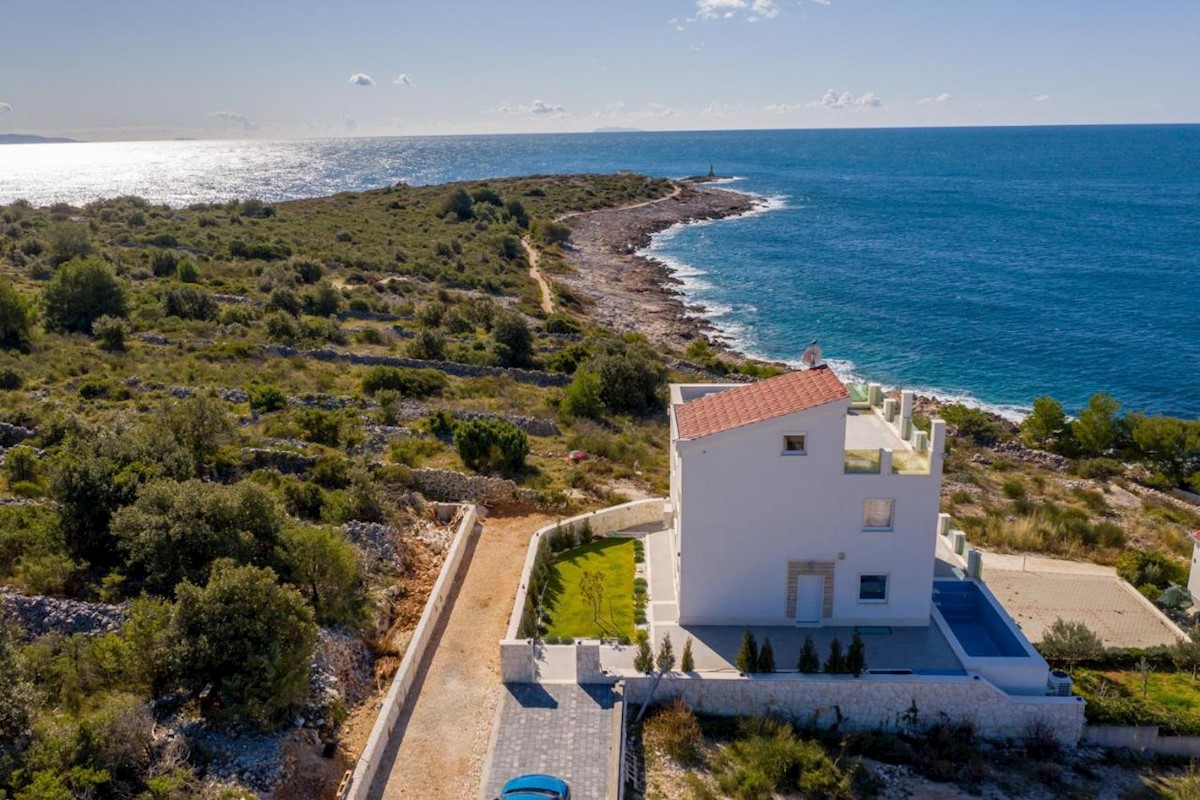 Vila Dalmacija za prodajo!