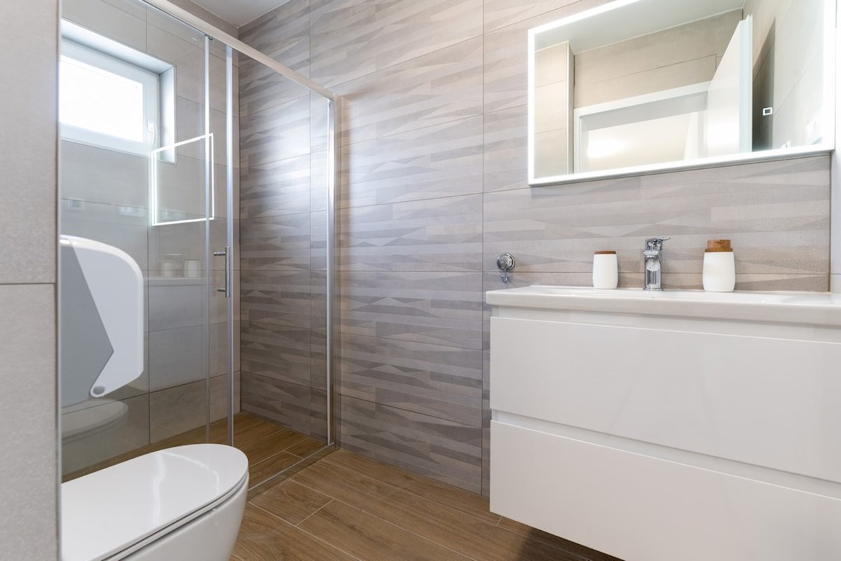 Dalmacija prodaja apartma 100 m od plaže!!