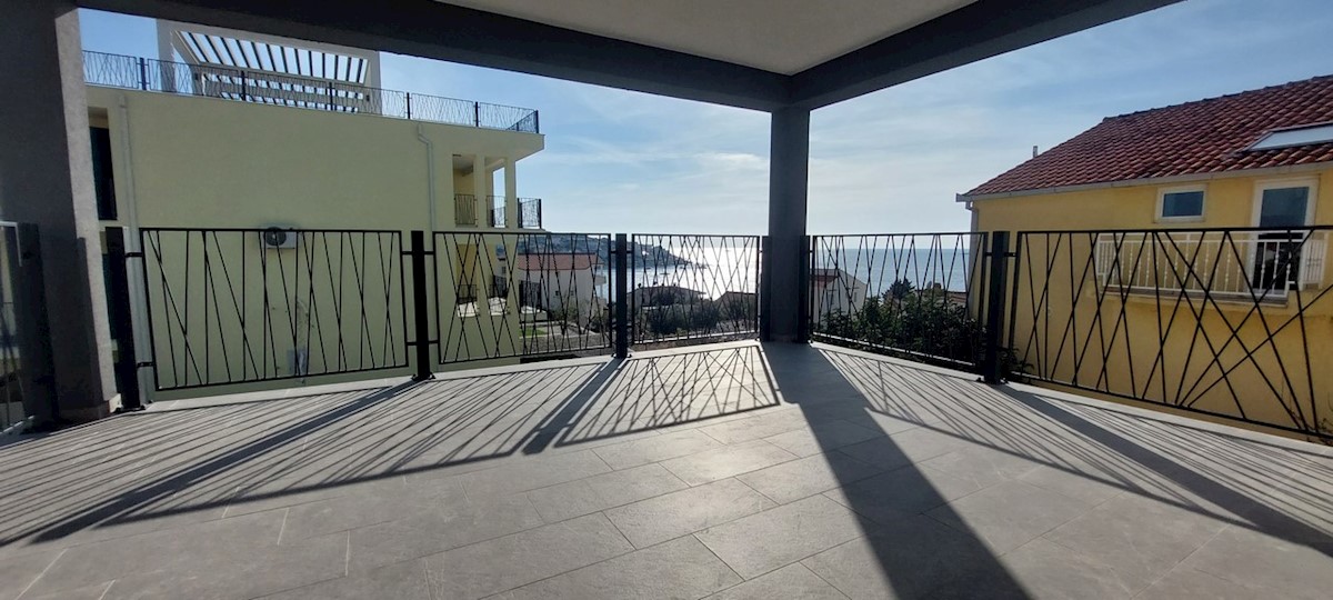 Dalmacija prodaja apartma 100 m od plaže!!
