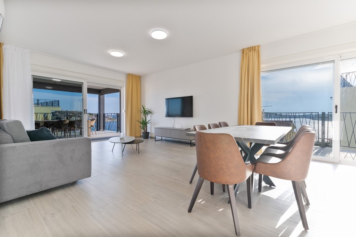 Dalmacija prodaja apartma 100 m od plaže!!