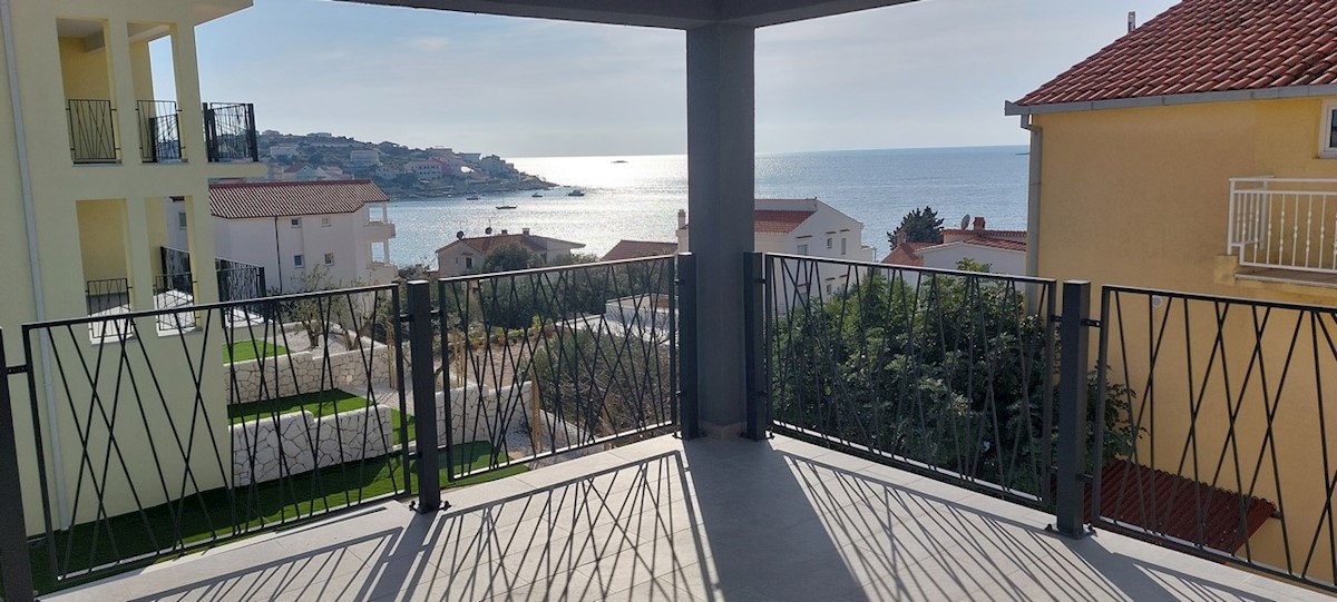 Dalmacija prodaja apartma 100 m od plaže!!