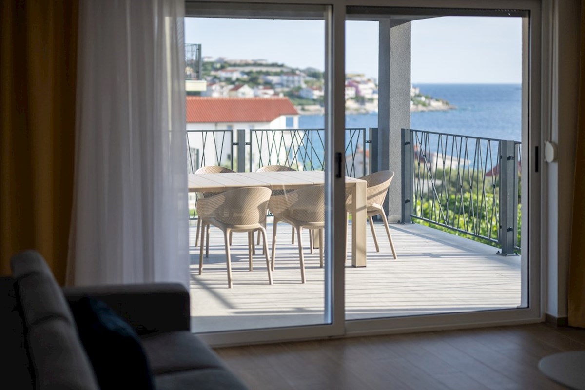Dalmacija prodaja apartma 100 m od plaže!!