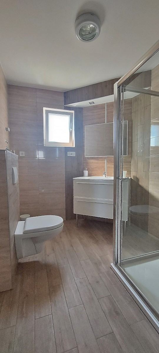 Rogoznica Novozgrajena vila v centru blizu plaže, 4 apartmaji!
