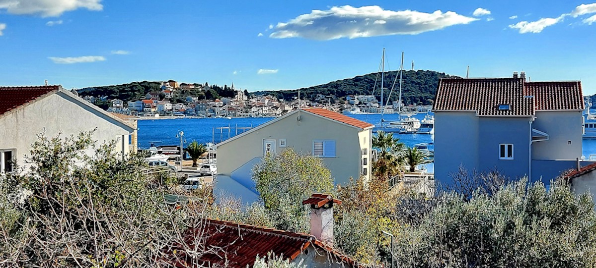 Rogoznica Novozgrajena vila v centru blizu plaže, 4 apartmaji!