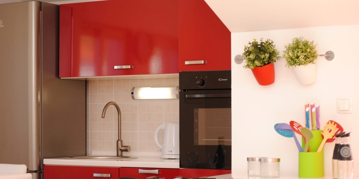 Vinišće Hiša 5 apartmajev za prodajo v bližini morja!
