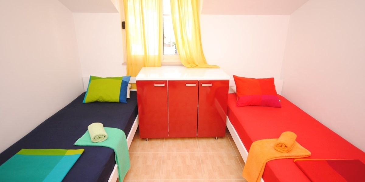 Vinišće Hiša 5 apartmajev za prodajo v bližini morja!