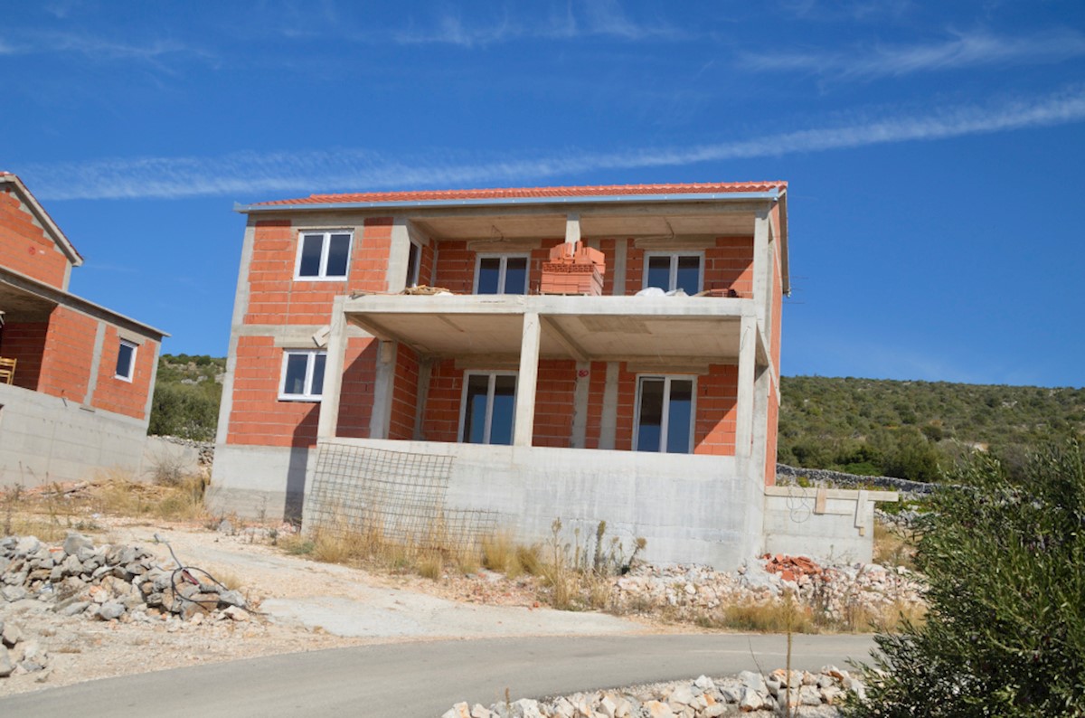 Rogoznica kuća sa bazenom prodaja,odličan pogled!