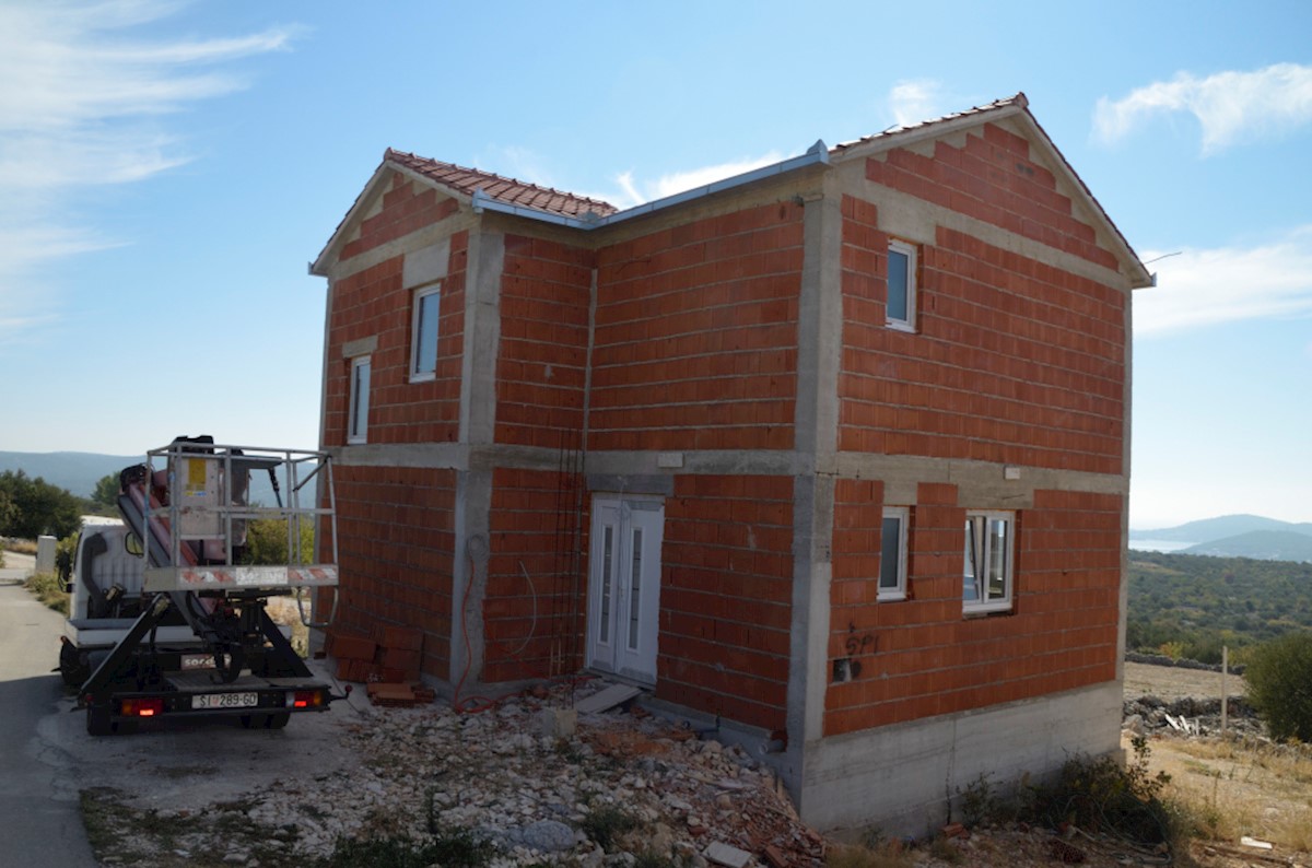 Rogoznica kuća sa bazenom prodaja,odličan pogled!