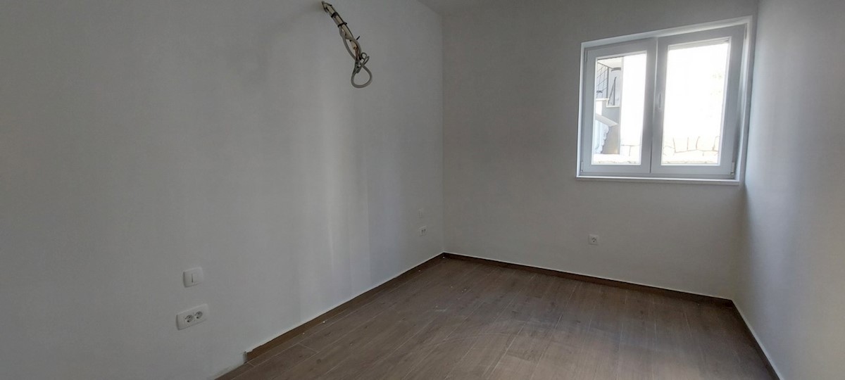 Dalmacija prodaja apartma 100 m od plaže!!