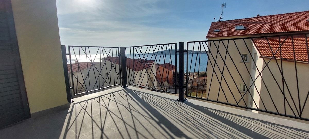 Dalmacija prodaja apartma 100 m od plaže!!