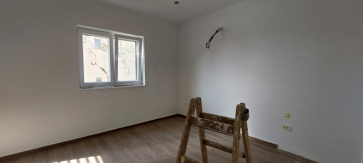 Dalmacija prodaja apartma 100 m od plaže!!