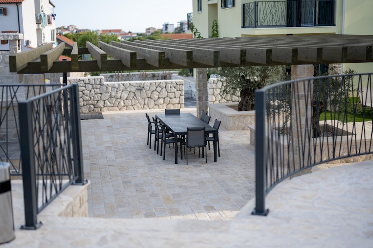 Dalmacija prodaja apartma 100 m od plaže!!
