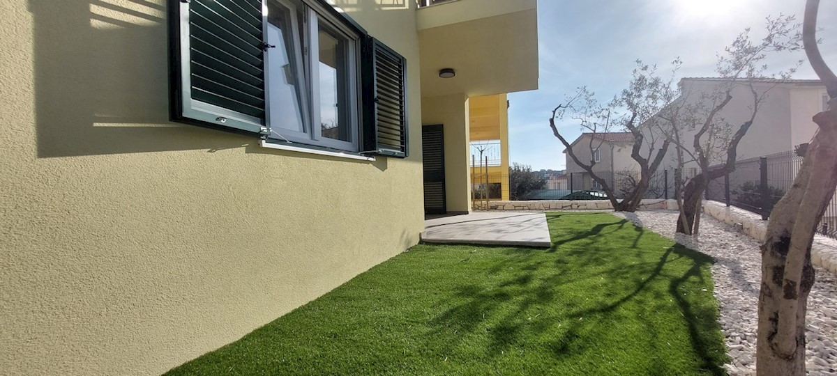 Dalmacija prodaja apartma 100 m od plaže!!