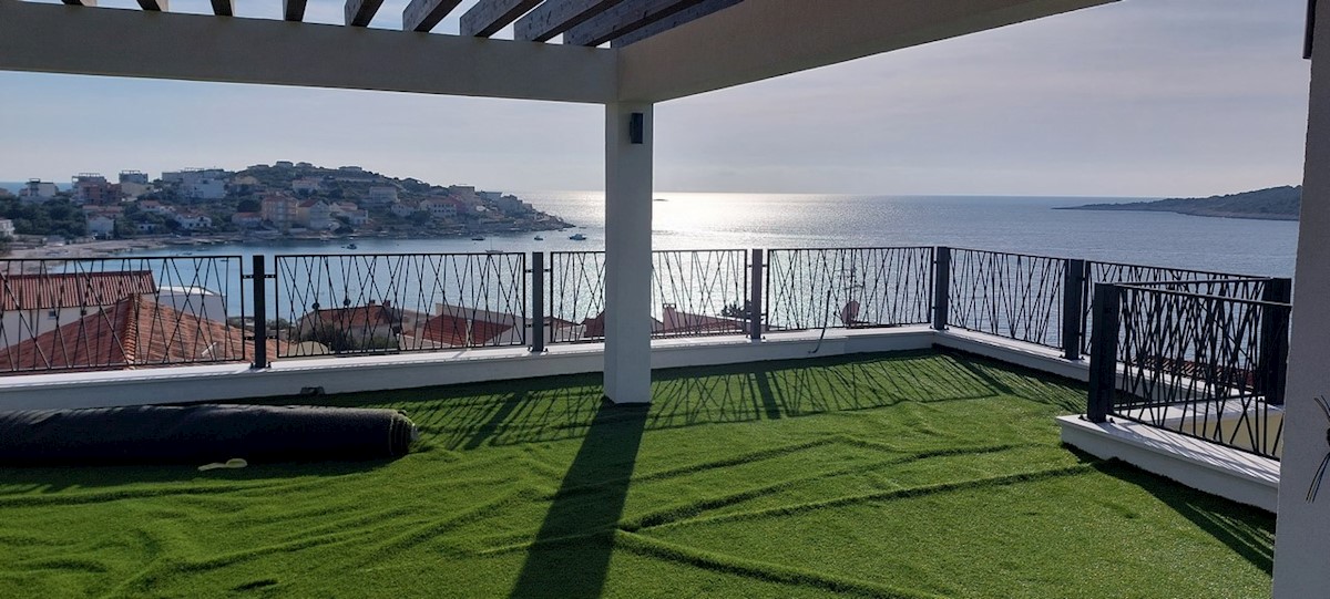 Dalmacija prodaja apartma 100 m od plaže!!