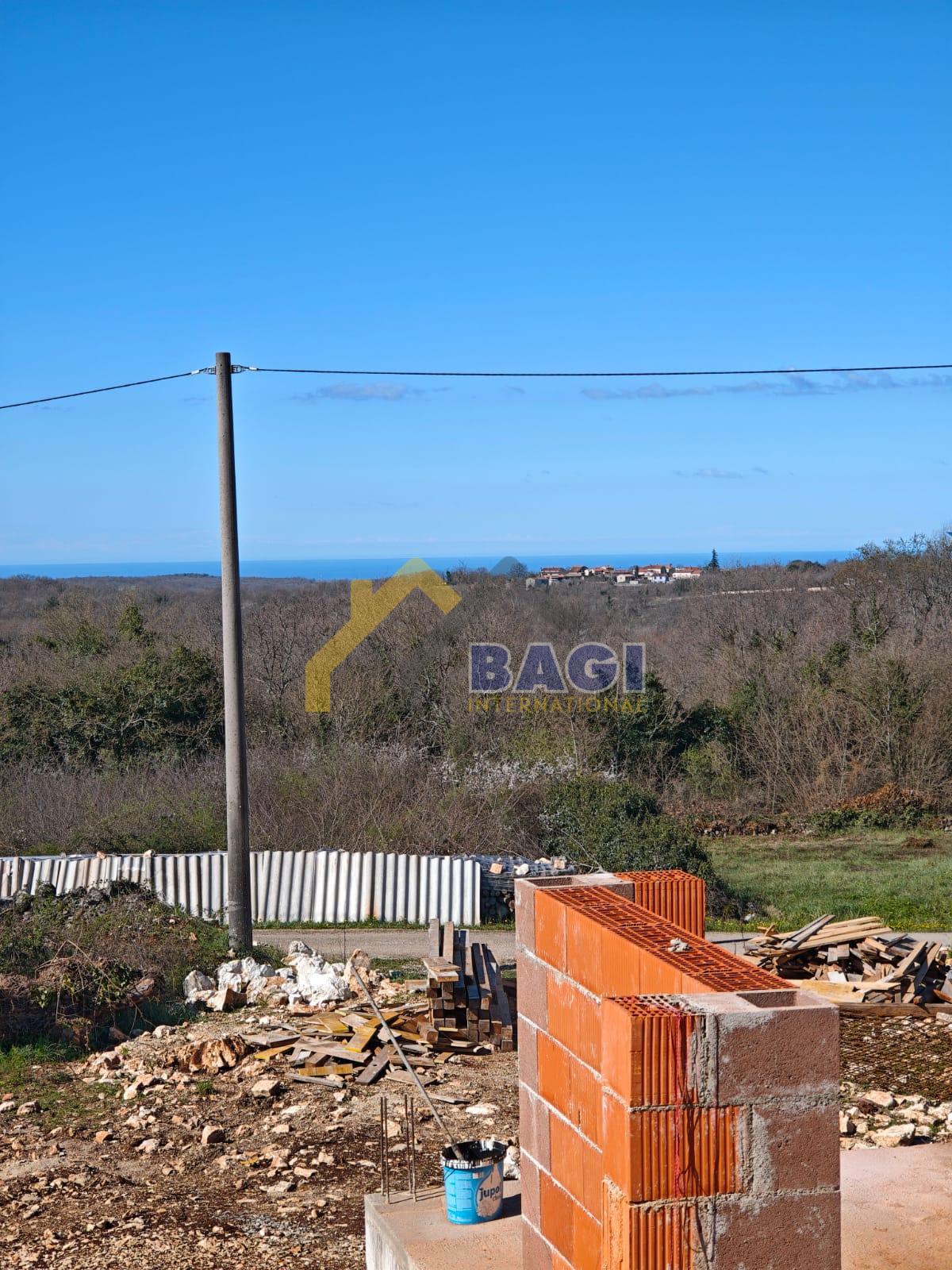 ISTRA - TINJAN Hiša z bazenom in velikim vrtom