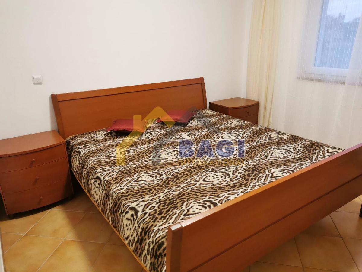 ISTRA - PULA Hiša z dvema stanovanjema in velikim vrtom