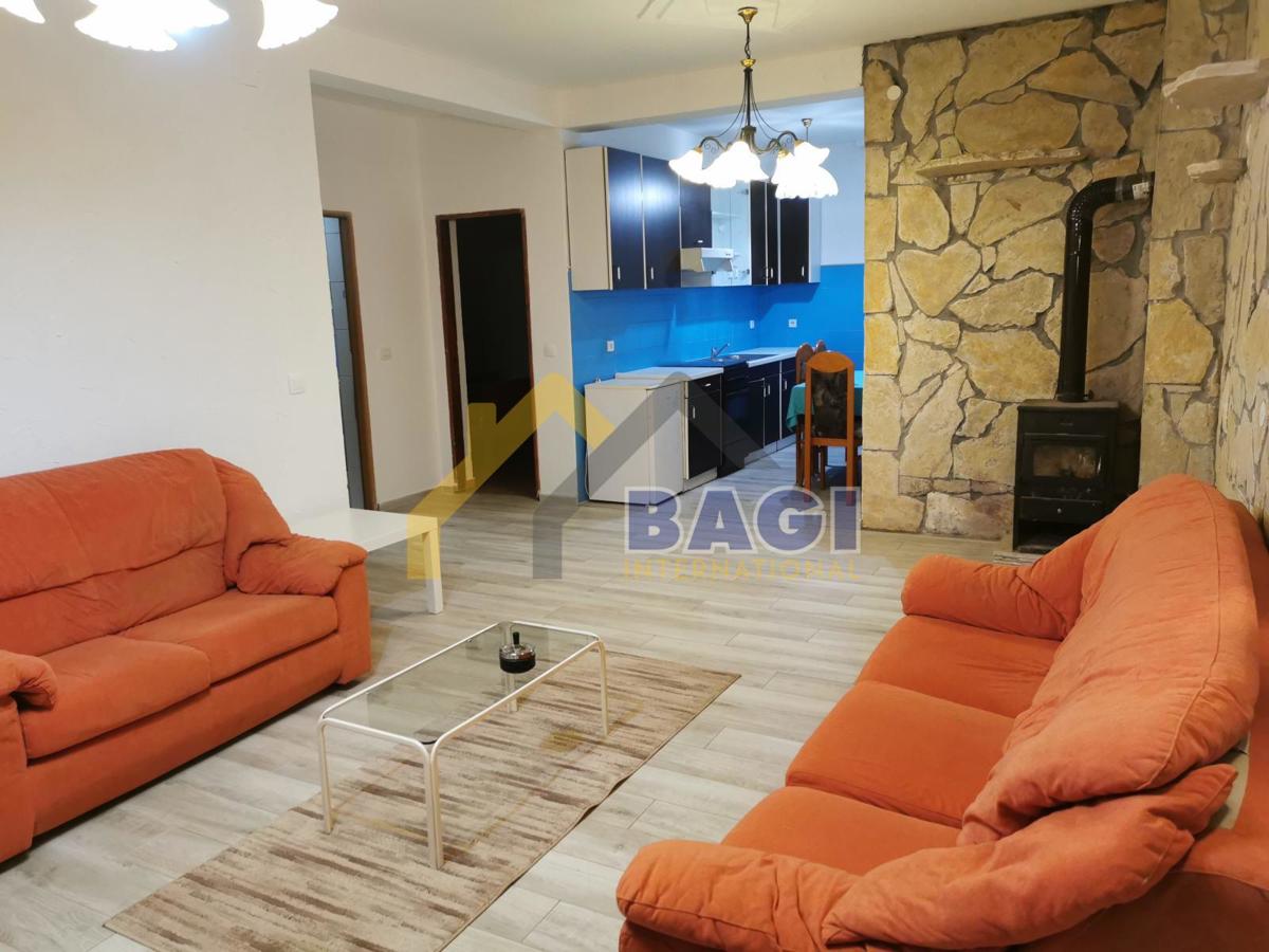 ISTRA - PULA Hiša z dvema stanovanjema in velikim vrtom