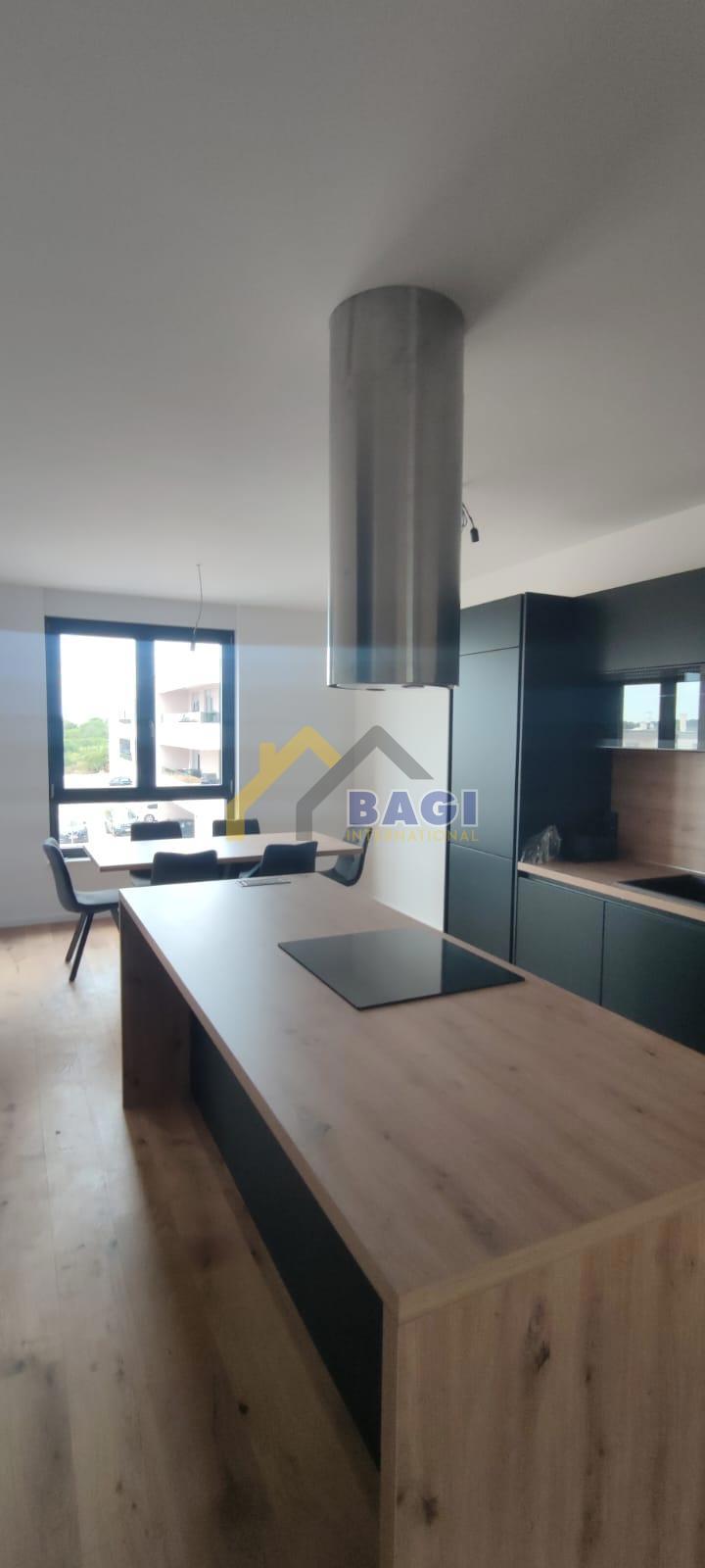 Pula-Penthouse 120m2-Novogradnja-2 parkirni mesti-opremljeno