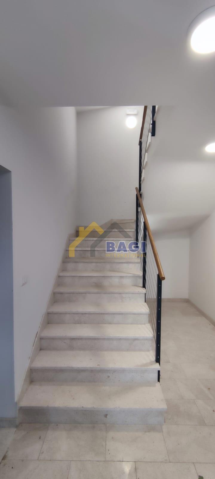 Pula-Penthouse 120m2-Novogradnja-2 parkirni mesti-opremljeno
