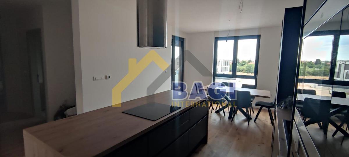 Pula-Penthouse 120m2-Novogradnja-2 parkirni mesti-opremljeno