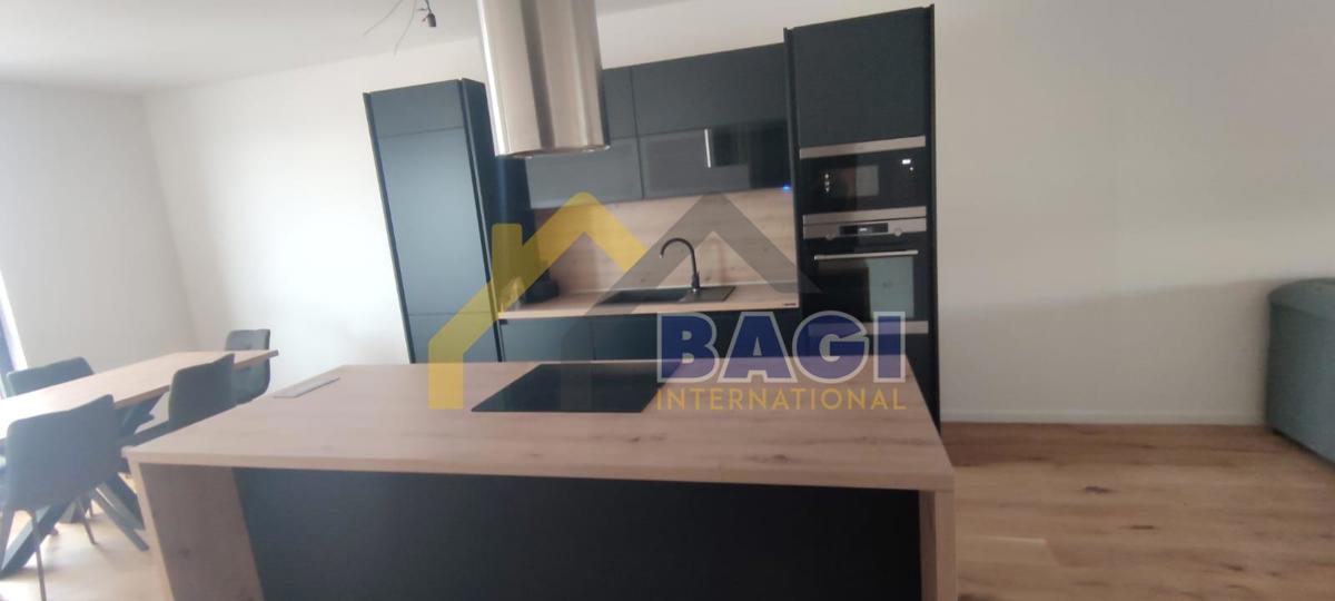 Pula-Penthouse 120m2-Novogradnja-2 parkirni mesti-opremljeno