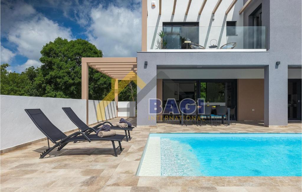 Čudovita vila z bazenom na griču – Barban