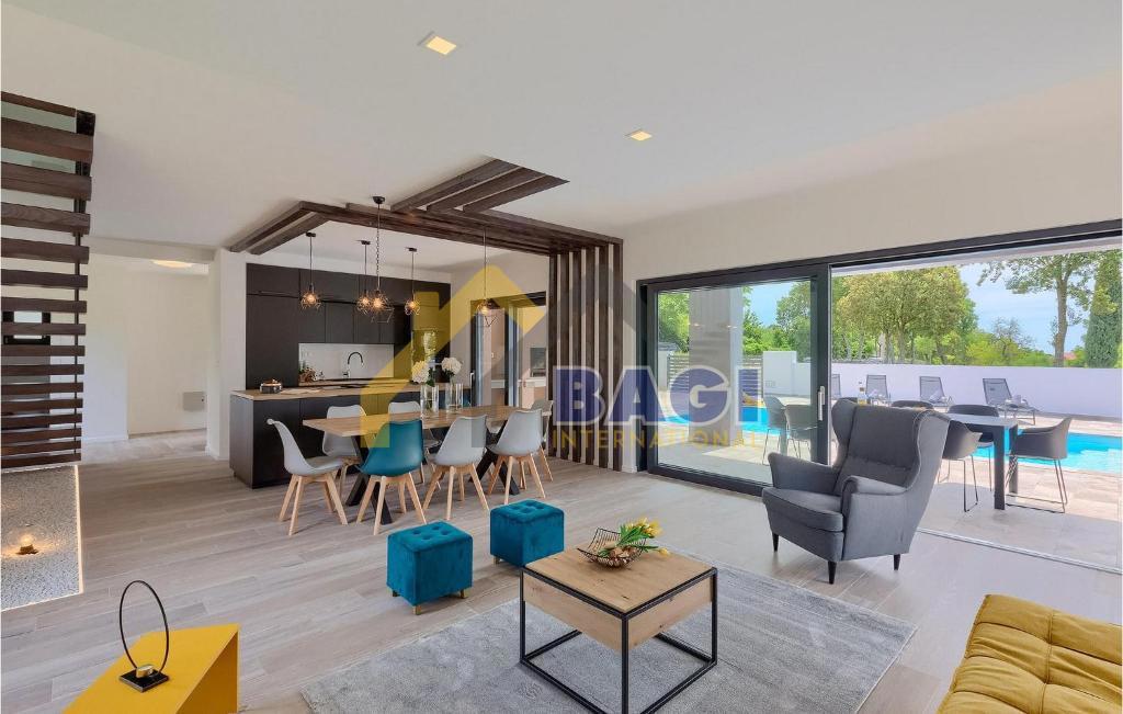 Čudovita vila z bazenom na griču – Barban