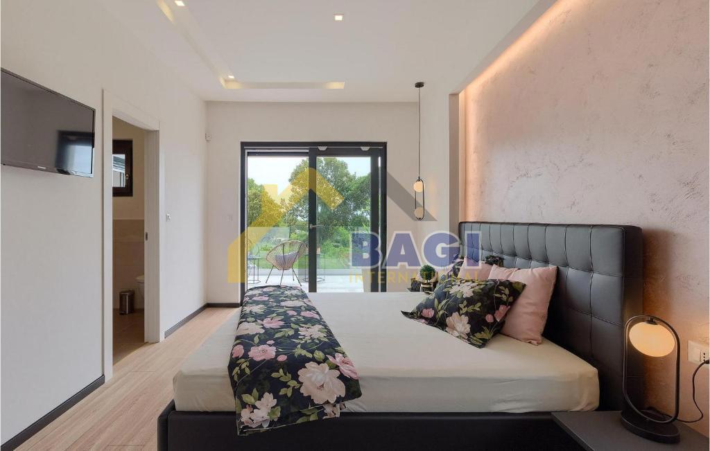 Čudovita vila z bazenom na griču – Barban