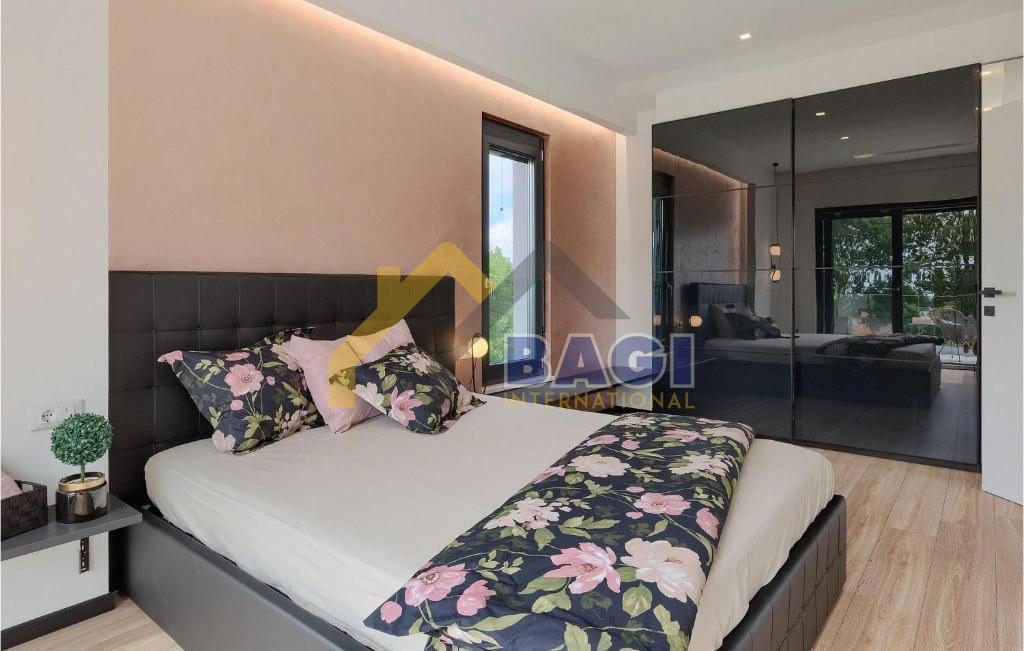 Čudovita vila z bazenom na griču – Barban