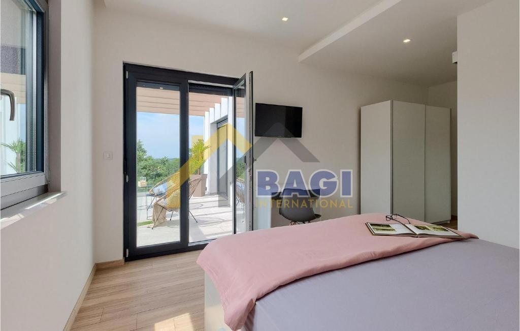 Čudovita vila z bazenom na griču – Barban