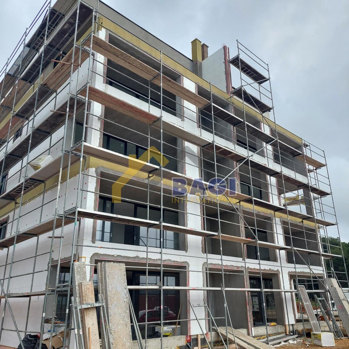 Pula Veli vrh-stanovanje 89,30m2-dvigalo-garaža-blizu morja