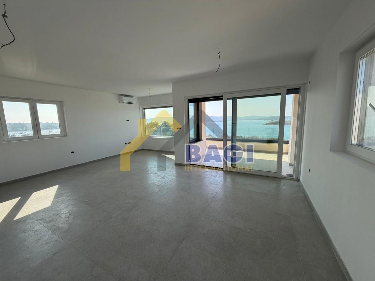 Prva vrsta ob morju! Stanovanje 88 m² v novogradnji, Medulin