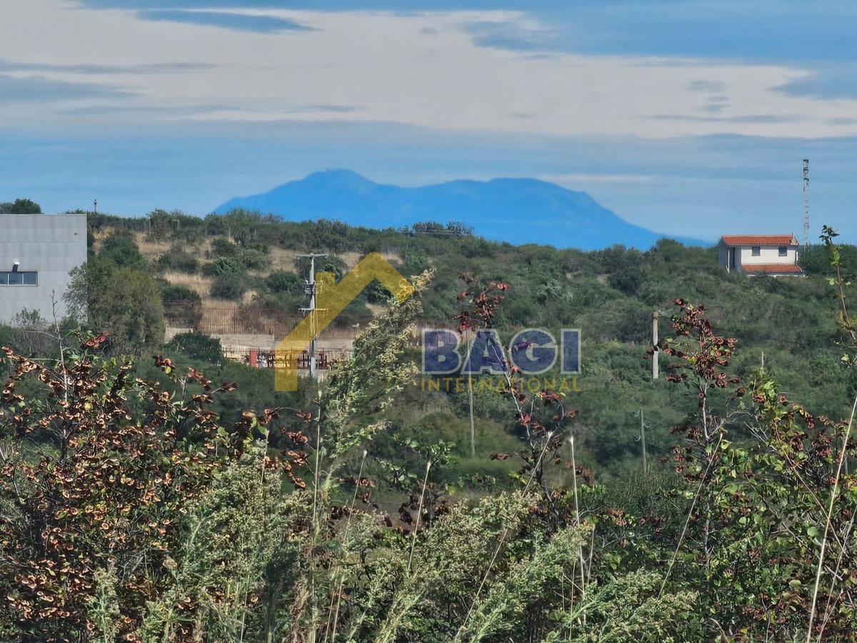 Pula Veliko kmetijsko zemljišče Medulinska cesta