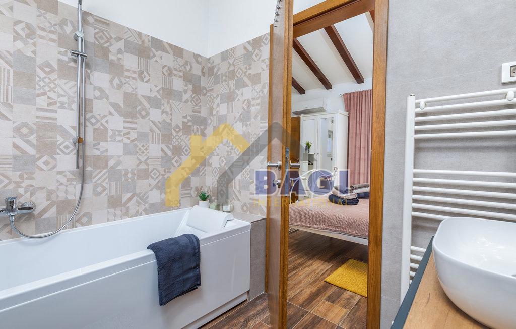 ISTRA - ŠTINJAN Čudovita hiša z bazenom in vrtom