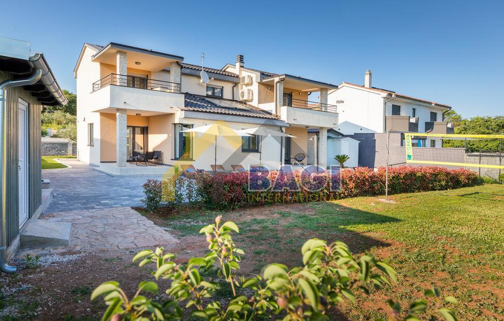 ISTRA - ŠTINJAN Čudovita hiša z bazenom in vrtom