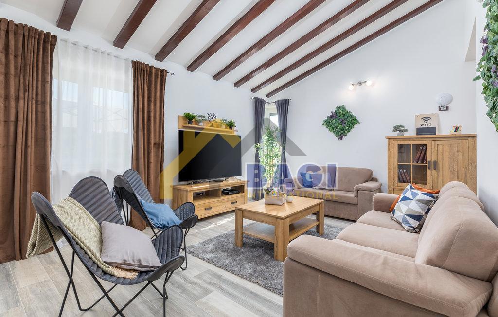 ISTRA - ŠTINJAN Čudovita hiša z bazenom in vrtom