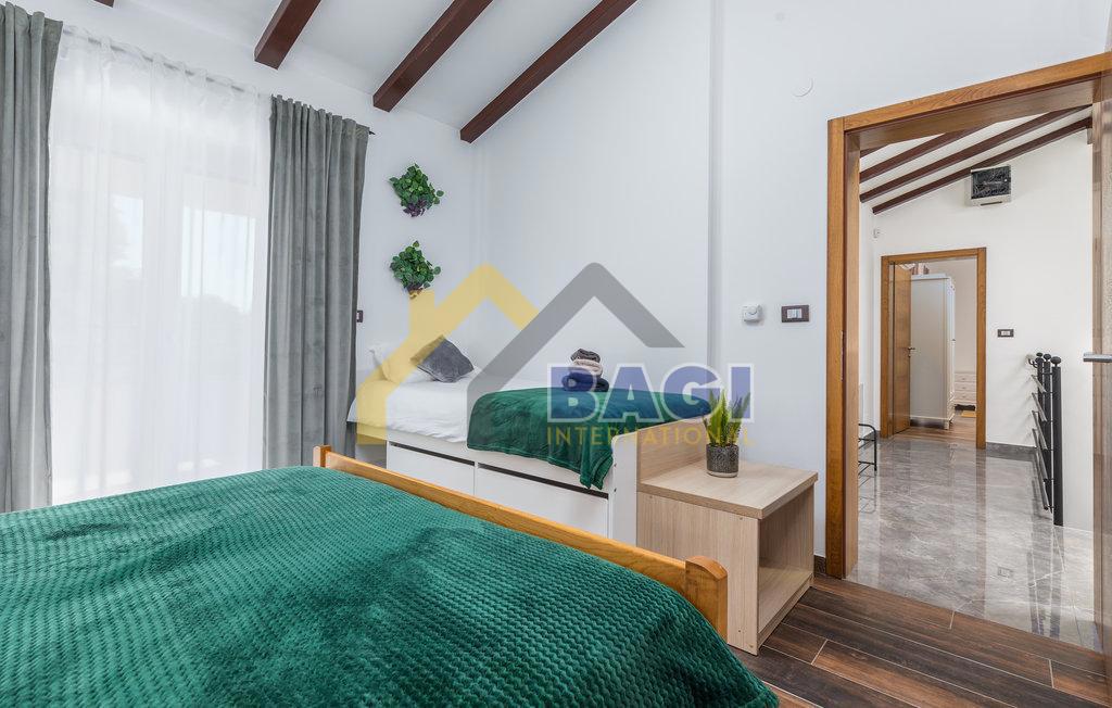 ISTRA - ŠTINJAN Čudovita hiša z bazenom in vrtom