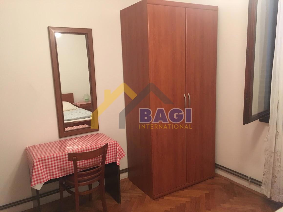 ISTRA - TRI APARTMAJI - VRT 150M2 - TRI PARKIRNA MESTA
