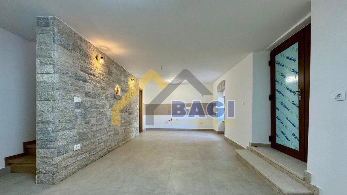 Prodaja-Barban-Obnovljena kamnita hiša