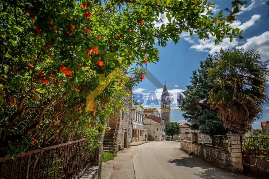 GRADBENO ZEMLJIŠČE – KRINGA 1.150 m²