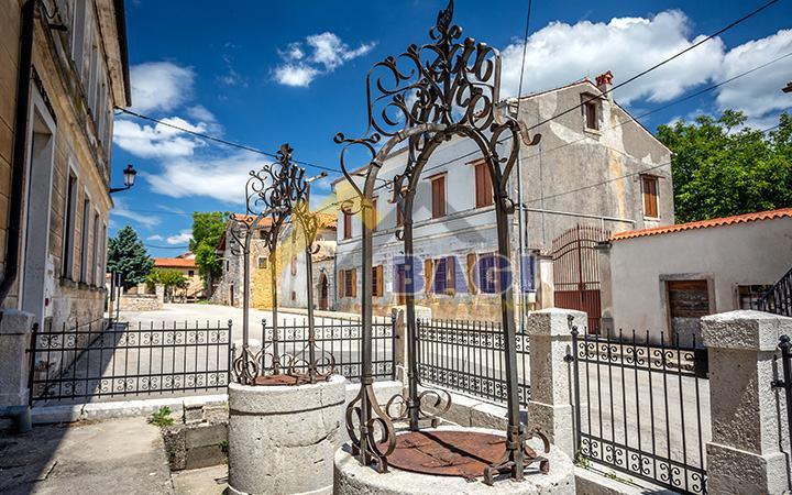 GRADBENO ZEMLJIŠČE – KRINGA 1.150 m²