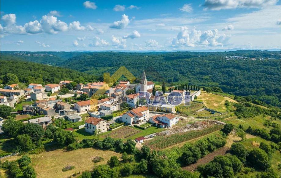 GRADBENO ZEMLJIŠČE – KRINGA 1.150 m²