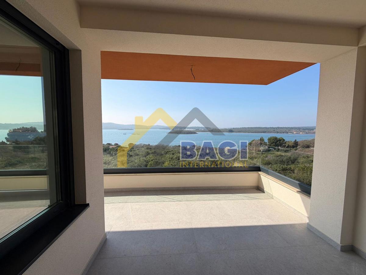 Ekskluzivni penthouse v prvi vrsti ob morju – Novogradnja Medulin