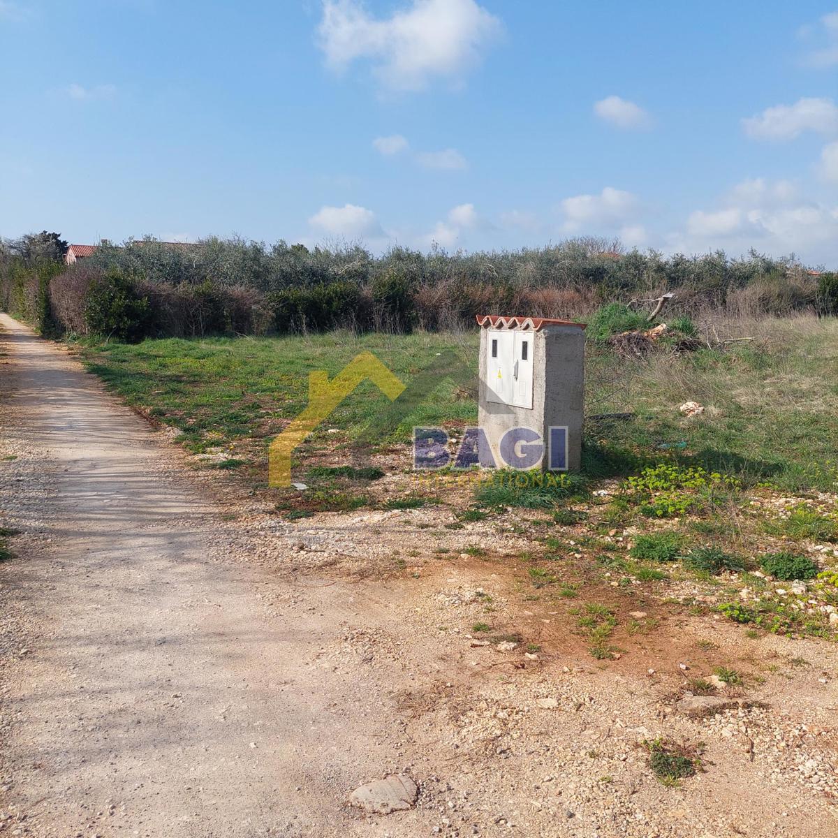 ZAZIDLJIVO ZEMLJIŠČE JADREŠKI PULA 849m2