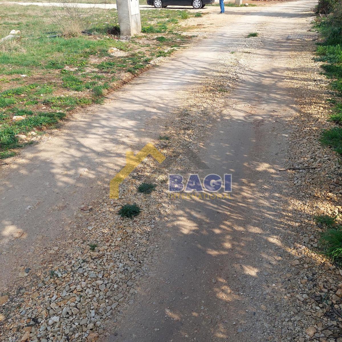 ZAZIDLJIVO ZEMLJIŠČE JADREŠKI PULA 849m2