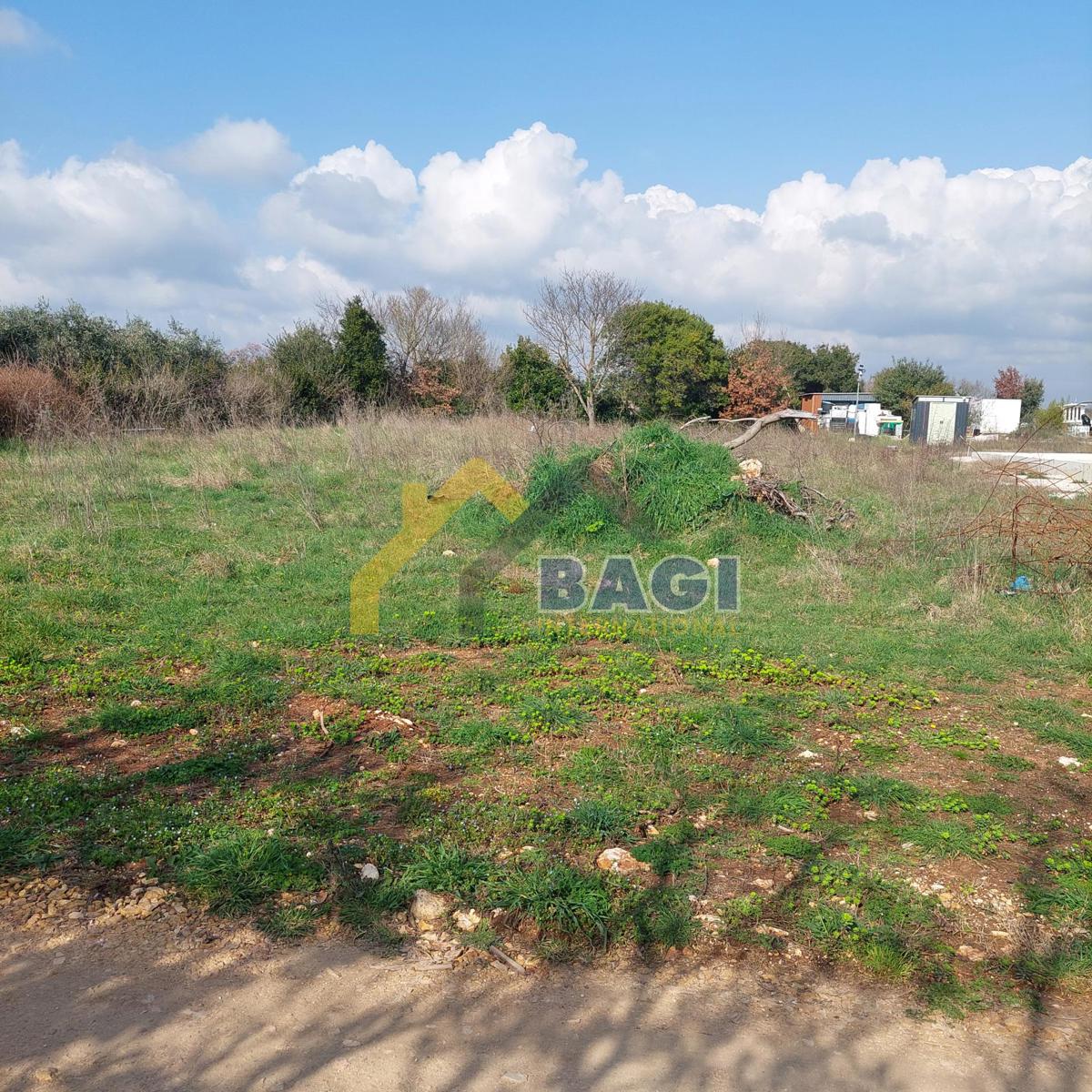 ZAZIDLJIVO ZEMLJIŠČE JADREŠKI PULA 849m2