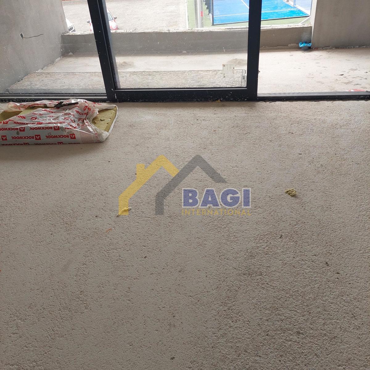 Pula Veli vrh - stanovanje 89,30 m2 - 1. nadstropje, dvigalo - garaža - blizu morja