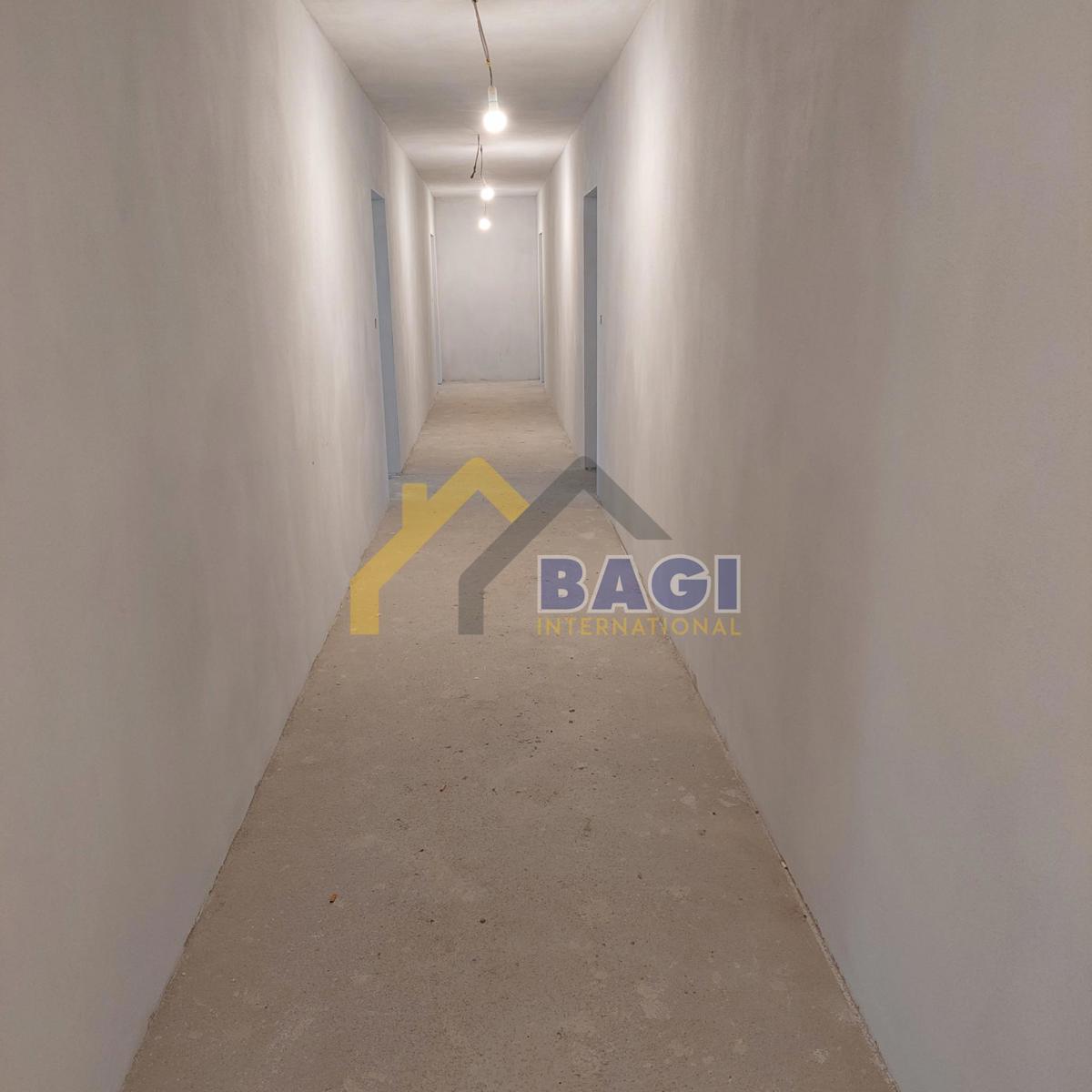 Pula Veli vrh - stanovanje 89,30 m2 - 1. nadstropje, dvigalo - garaža - blizu morja