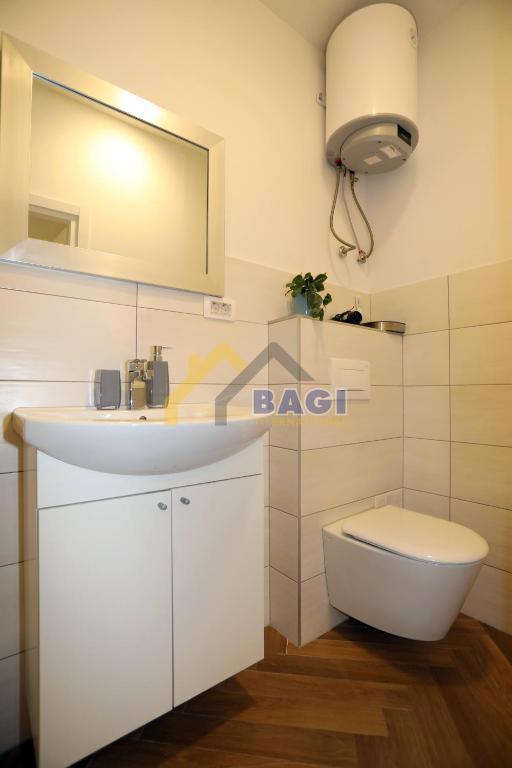 Prodaja Pula Center Dva garsonjera 43m2