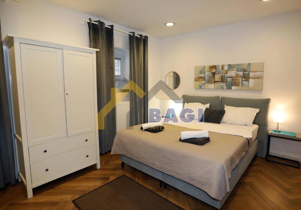 Prodaja Pula Center Dva garsonjera 43m2